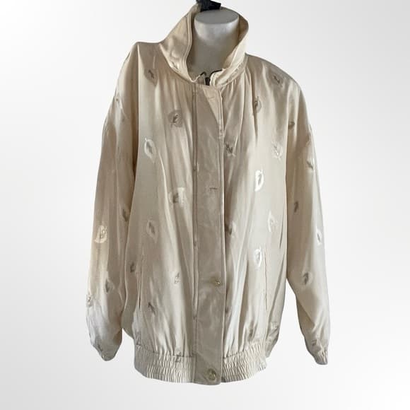 Elegant Cream Silk Spring Women's Jacket in Large - Thumbnail 9
