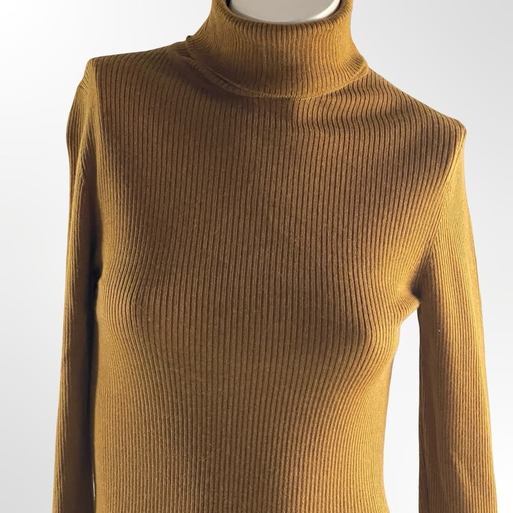 Women's Mustard Turtleneck Sweater in Small size - Thumbnail 5
