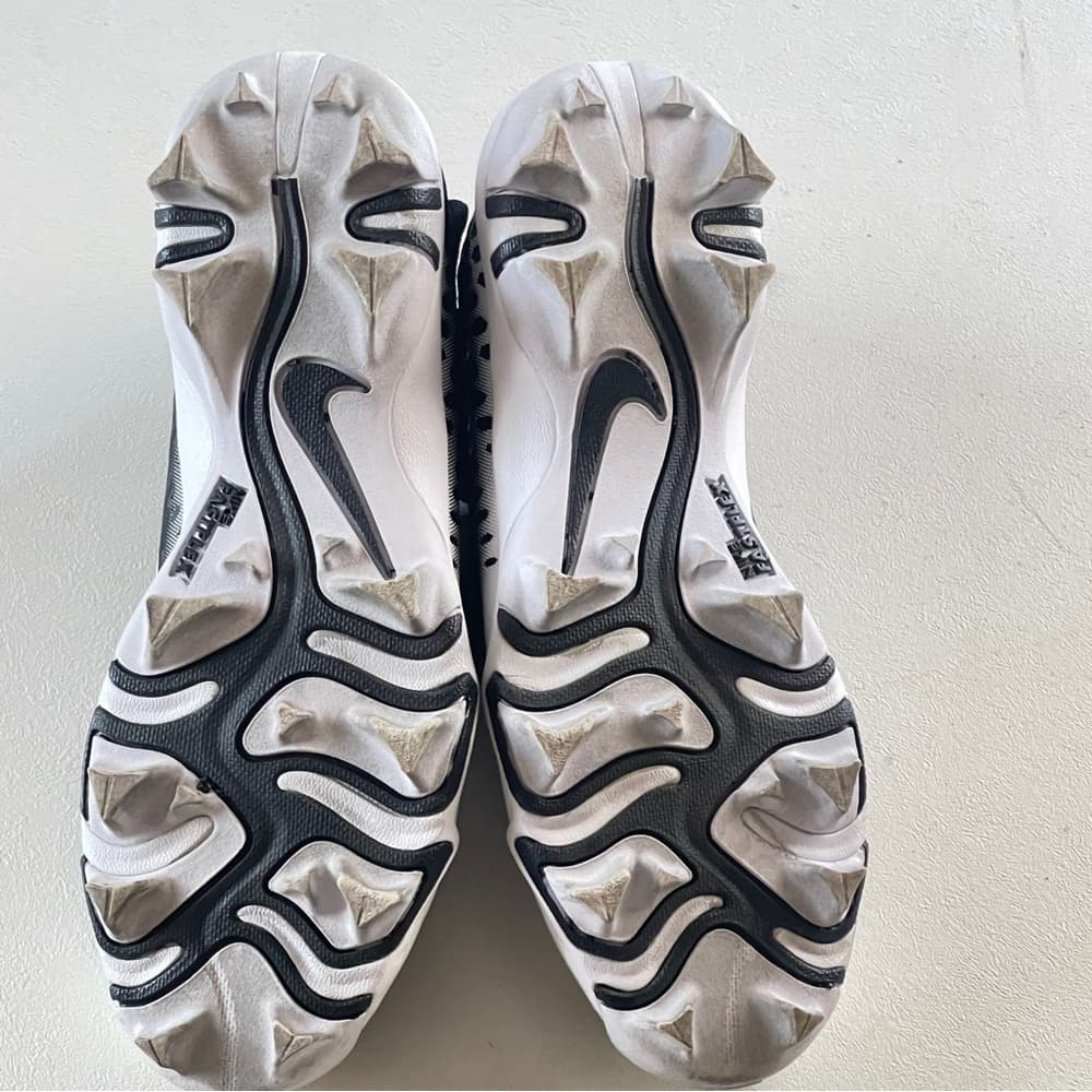 Nike Vapor Fastflex Gray and White Cleats in size 6Y - Thumbnail 7