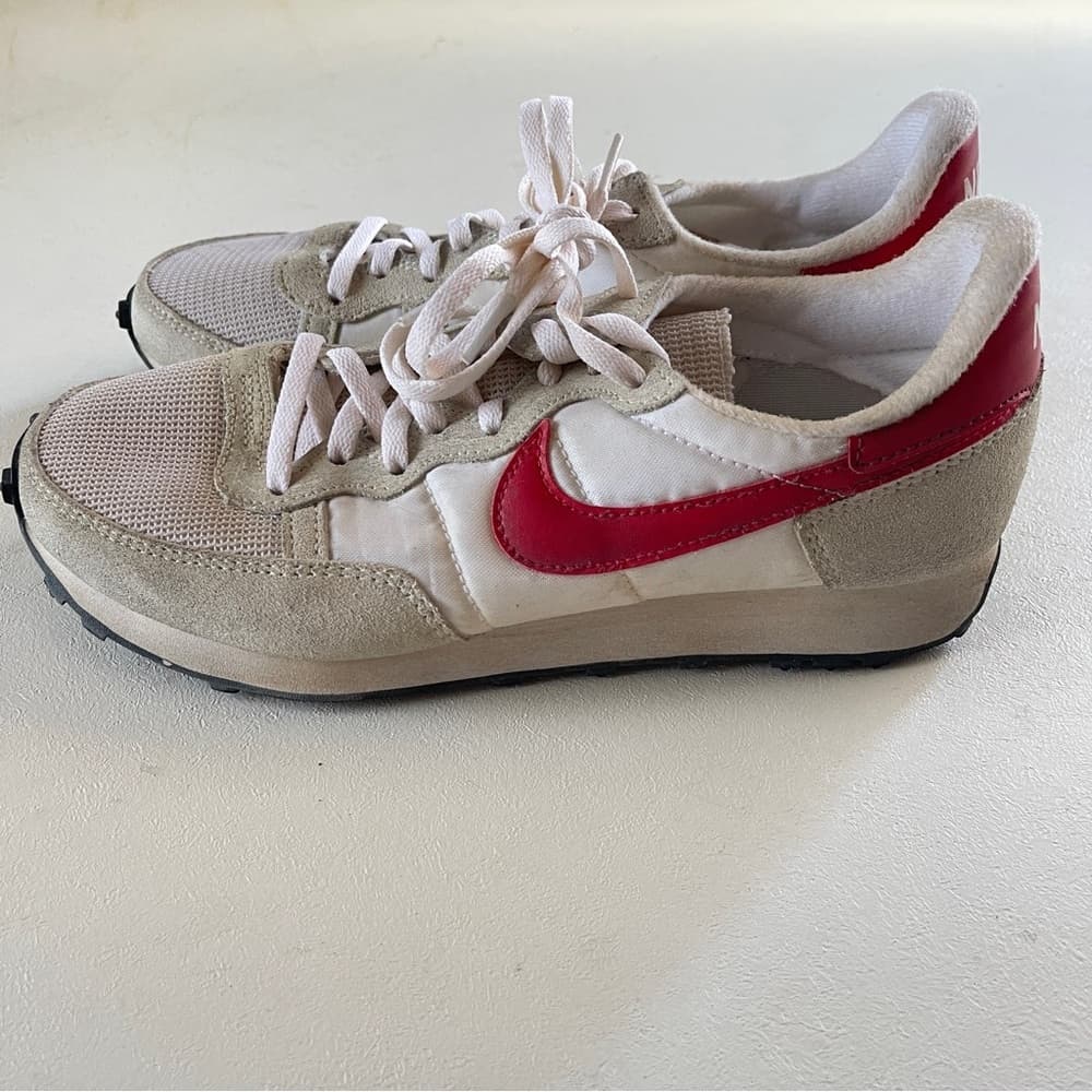 Nike Women's Red and Beige Sneakers in size 6.5 - Thumbnail 3