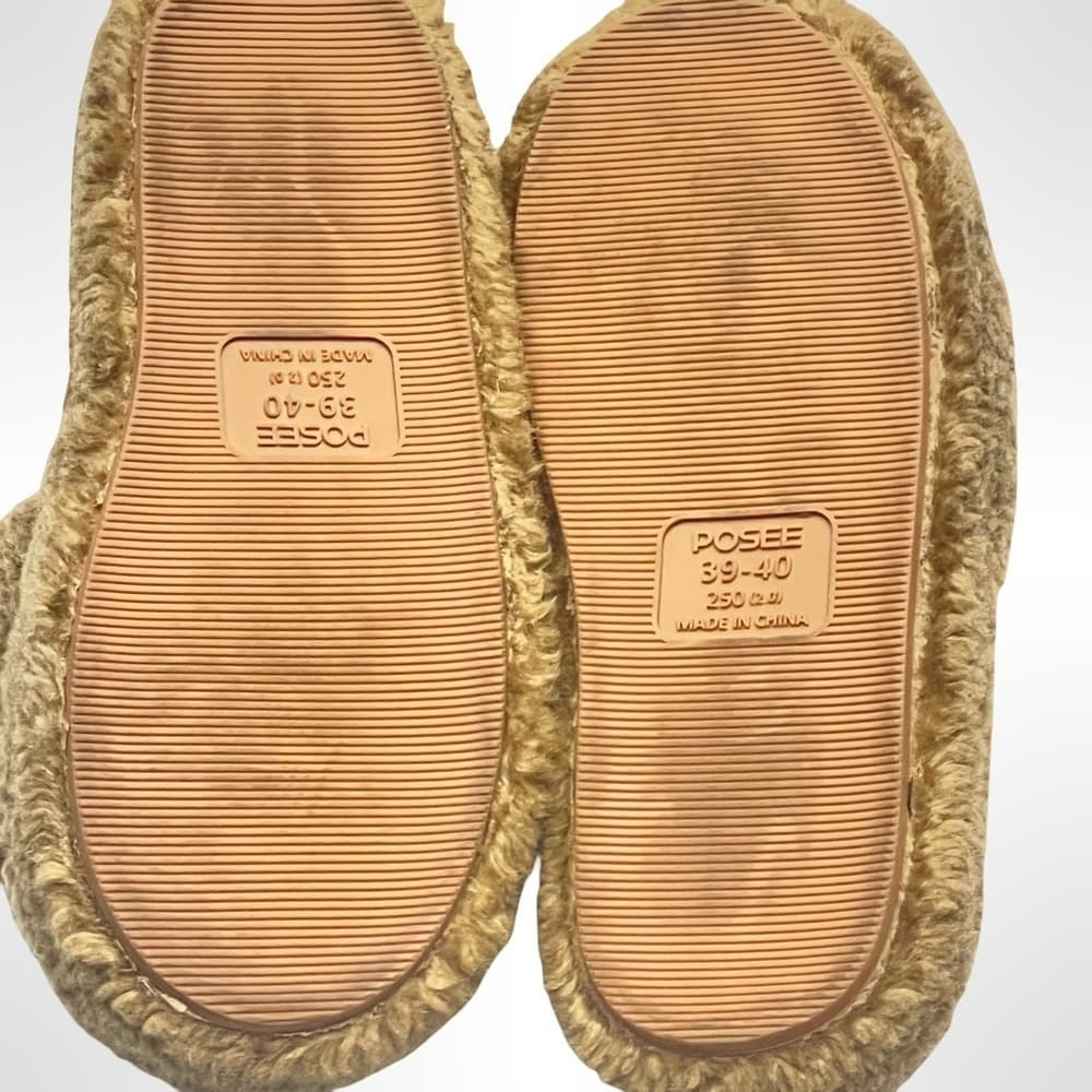 Posee Cozy Brown Fuzzy Slippers in mint condition size 39-40 - Thumbnail 3