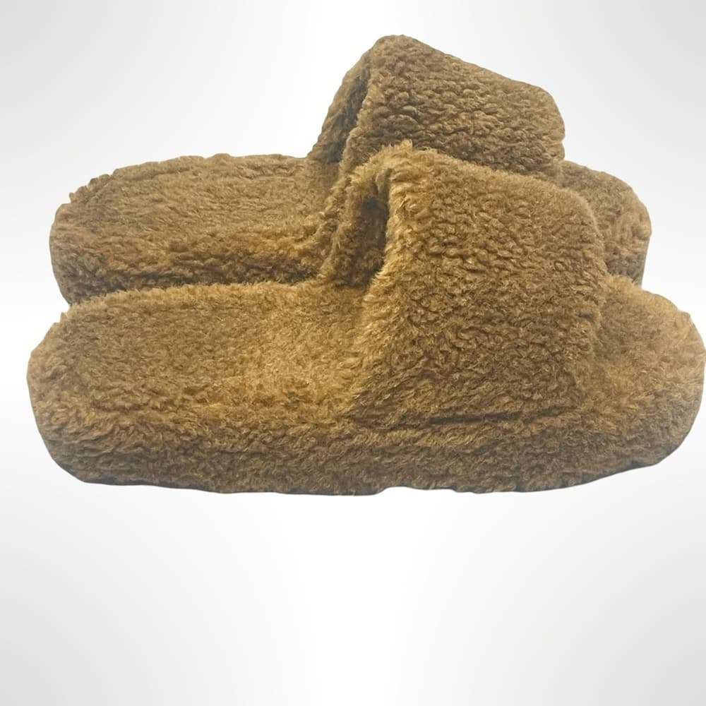 Posee Cozy Brown Fuzzy Slippers in mint condition size 39-40 - Thumbnail 2