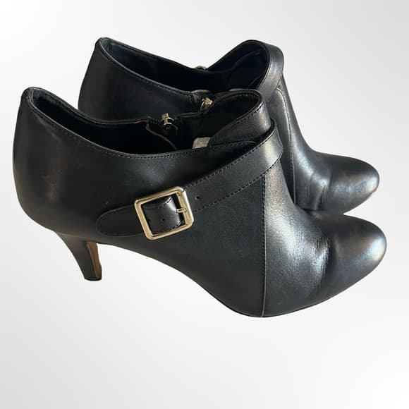 Vince Camuto Black Leather Buckle Ankle Booties in 8 1/2 - Thumbnail 10