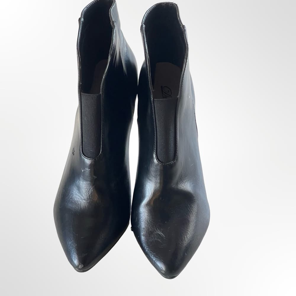 Women’s Black Leather Pointed Toe High Heel Ankle Boots - Thumbnail 2