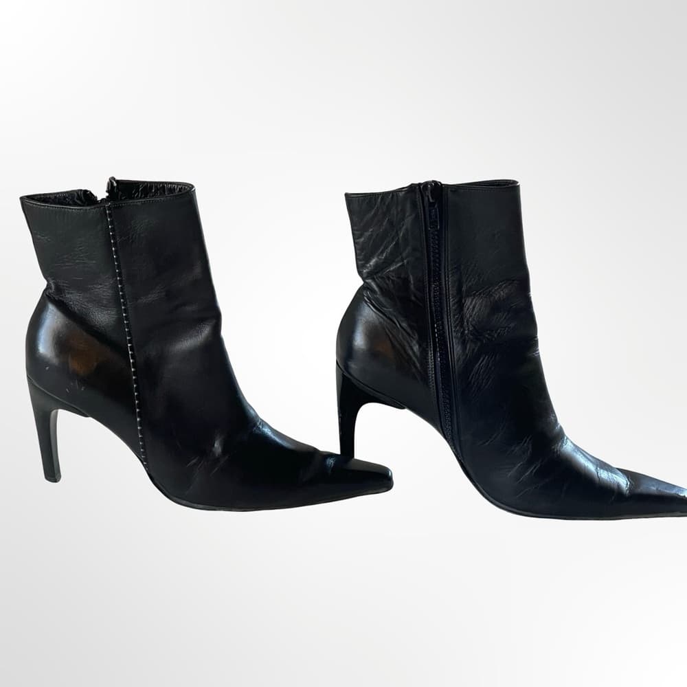 Vero Cuoio Women's Black Leather Pointed-Toe Ankle Boots - Thumbnail 4