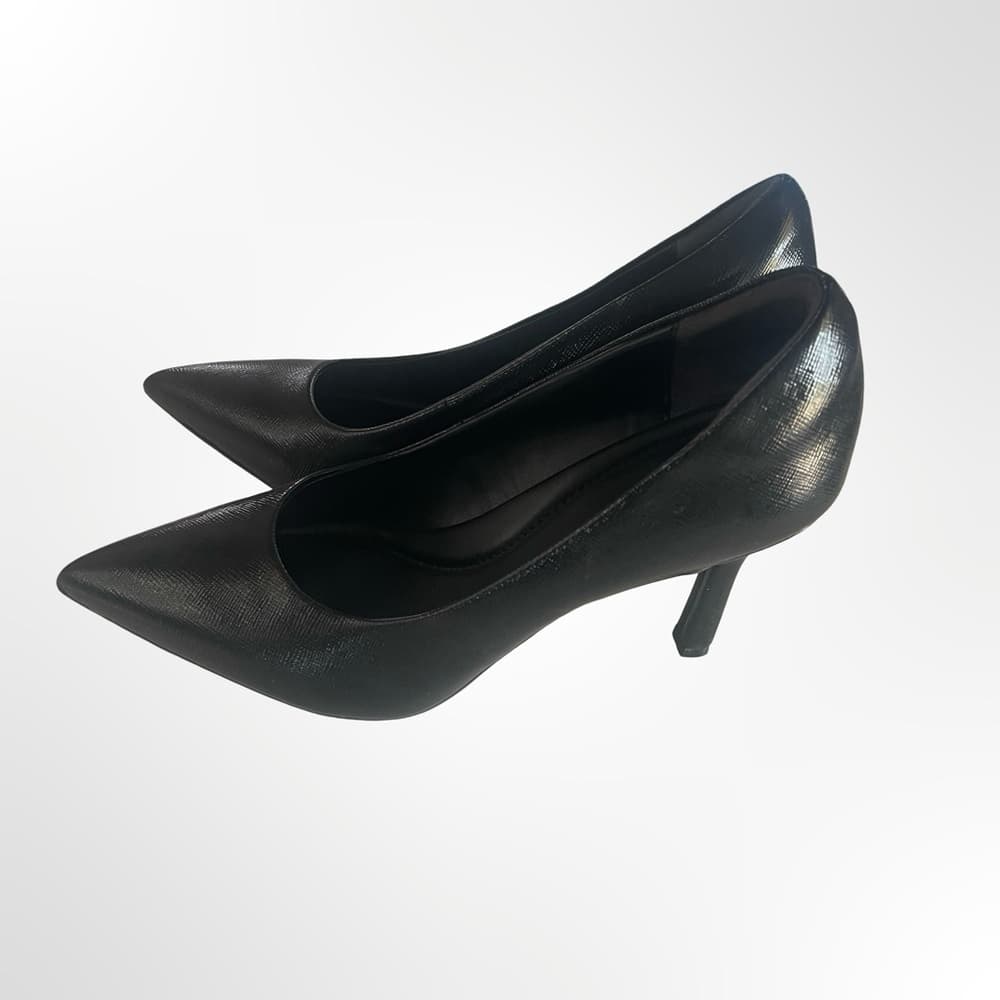 Nordstrom Rack Classic Black Pointed-Toe Women's Heels in 7 - Thumbnail 3