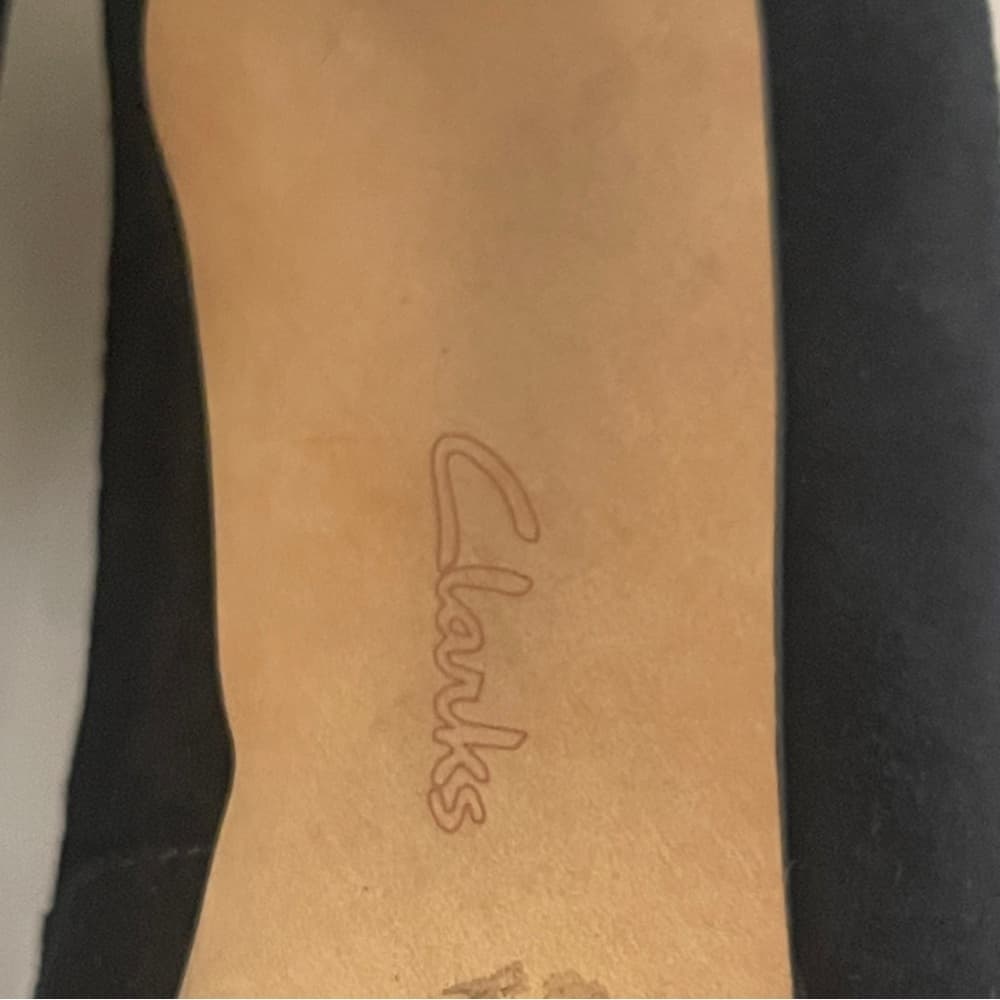 Clark's Artisan Women's Black Suede Mid-Heel Pumps in size 7.5 - Thumbnail 8