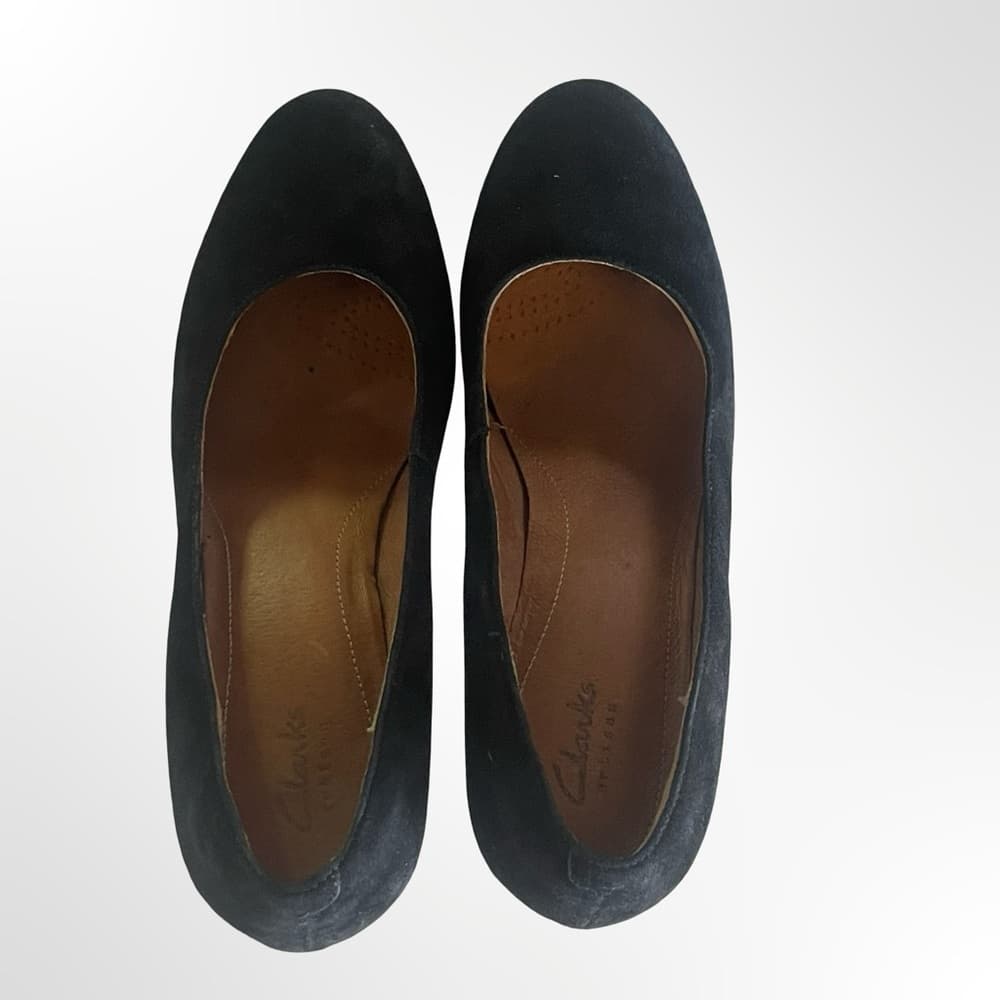 Clark's Artisan Women's Black Suede Mid-Heel Pumps in size 7.5 - Thumbnail 4