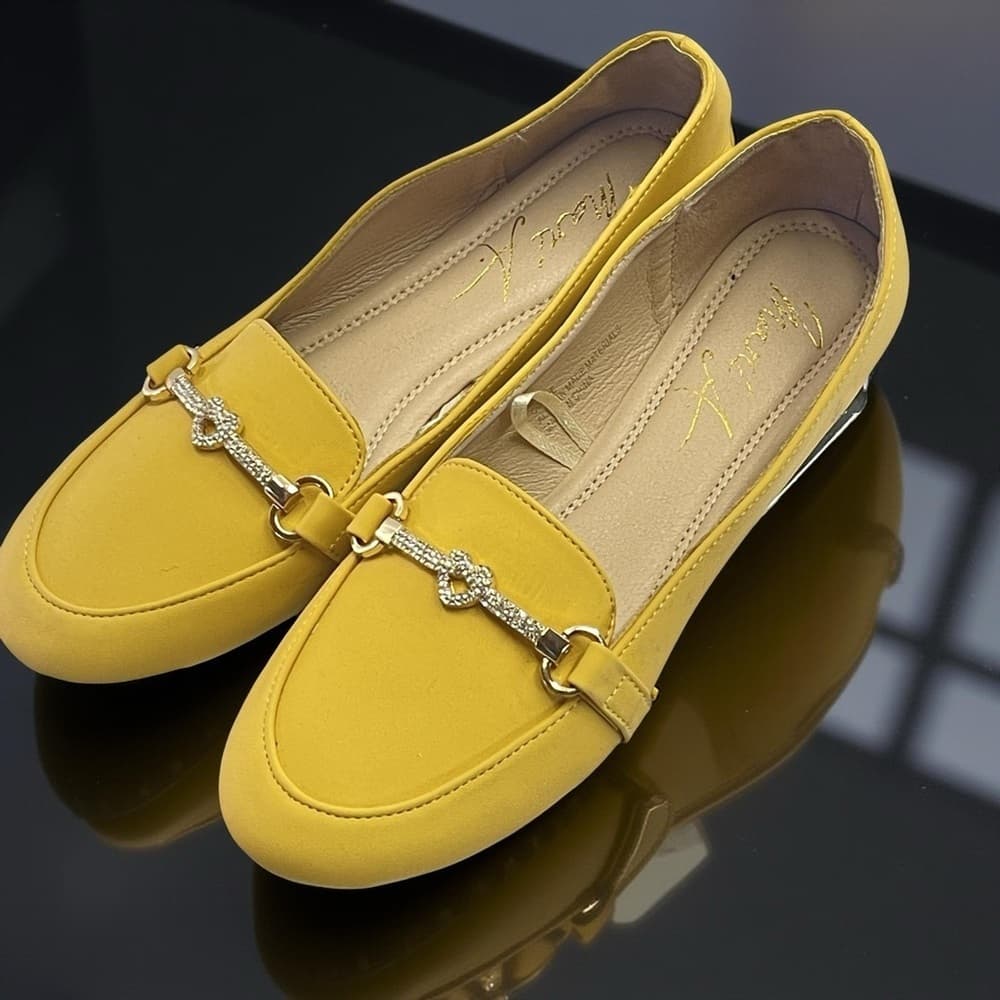 Mari A Yellow Loafers with Gold Accent size 6M -New - Thumbnail 7