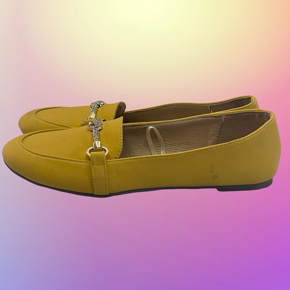 Mari A Yellow Loafers with Gold Accent size 6M -New - Thumbnail 2