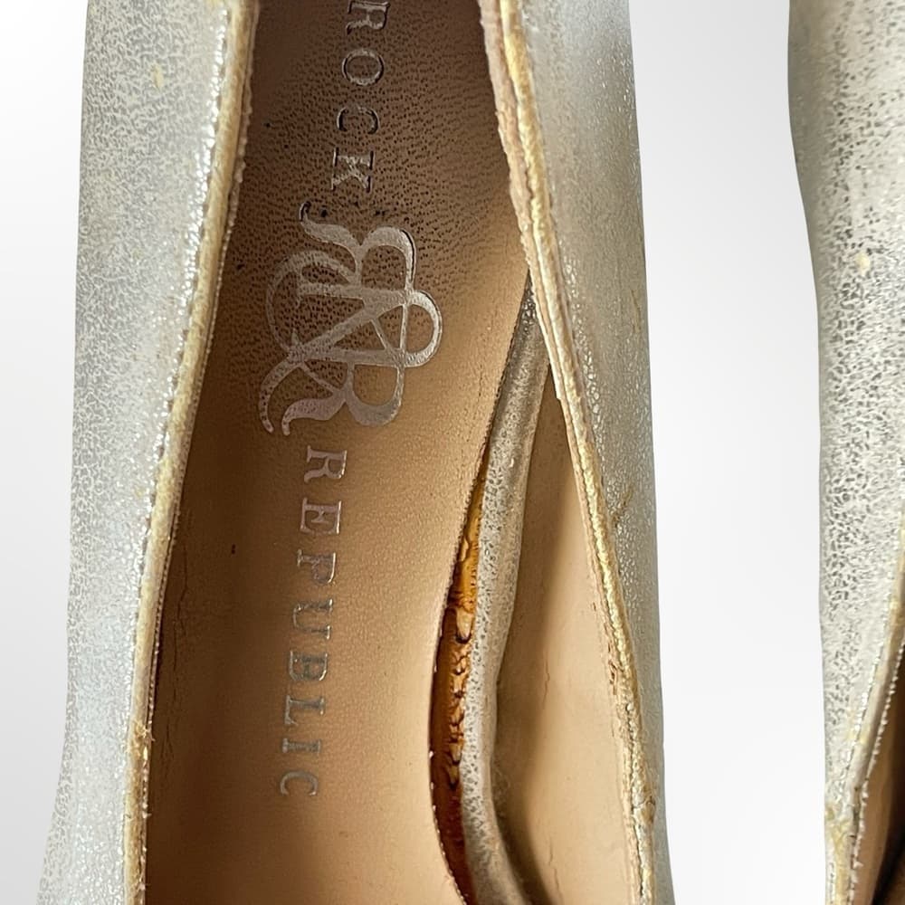 Rock & Republic Silver Metallic Pointed Toe Stilettos in 8.5 - Thumbnail 3