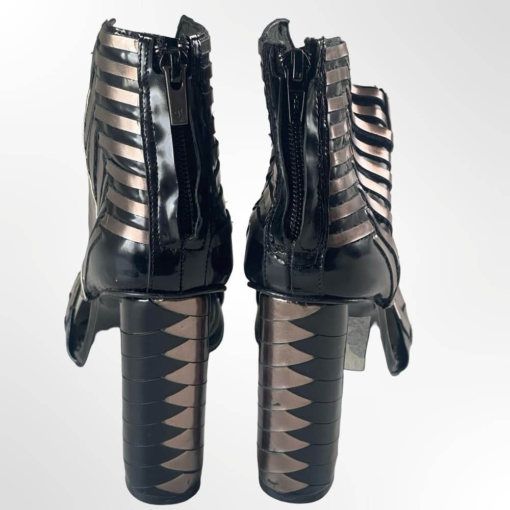 Robert Clergerie Black and Gold Heels in size 6 - Thumbnail 2