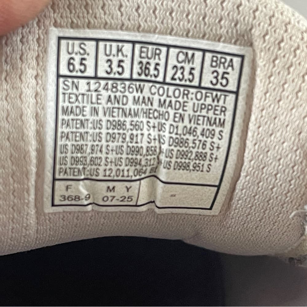 Skechers Light Beige Athletic Shoes in size 6.5 - Thumbnail 6