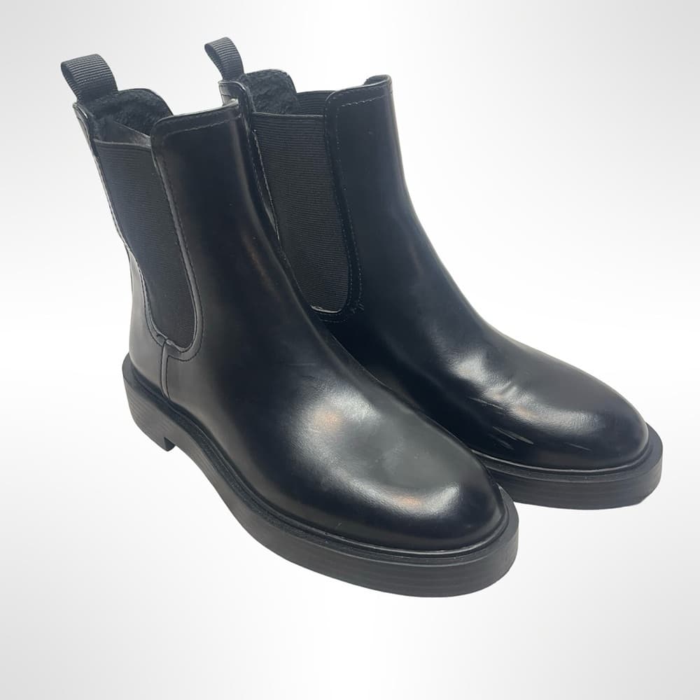 H&M Black Chelsea Boots in size 4 NWOT - Thumbnail 3