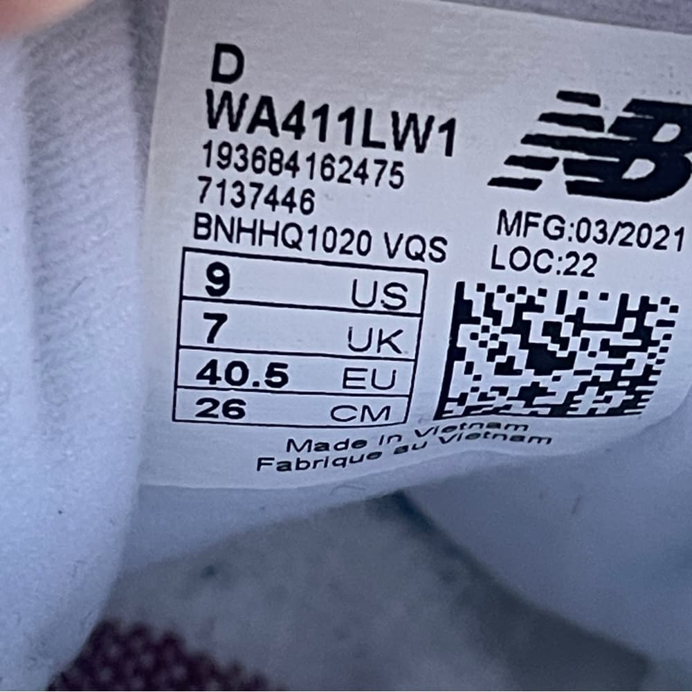 New Balance Women's White Sneakers in size 9 - Thumbnail 7