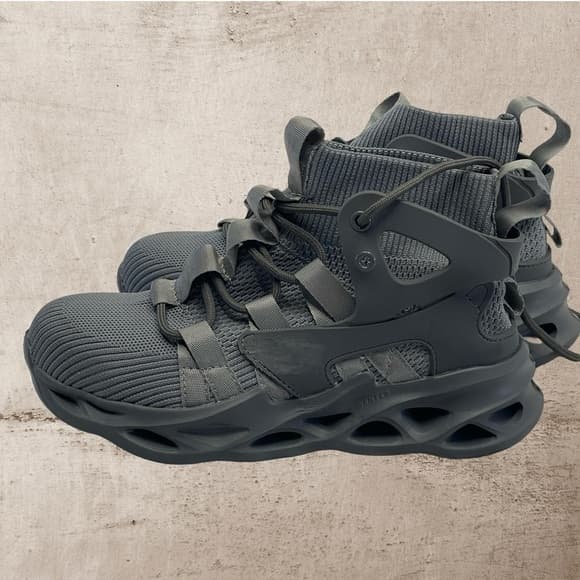 Gray High-Top Sneakers with steel toes - size 6W - Mint! - Thumbnail 8