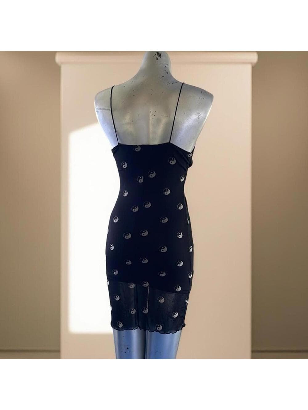 Forever 21 Black Yin Yang Patterned Dress size 2 - Thumbnail 2