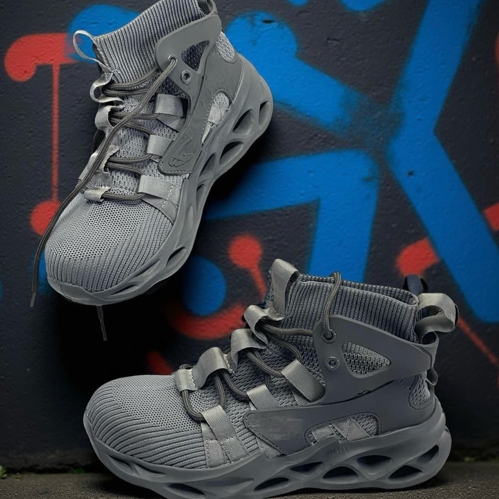 Gray High-Top Sneakers with steel toes - size 6W - Mint! - Thumbnail 6