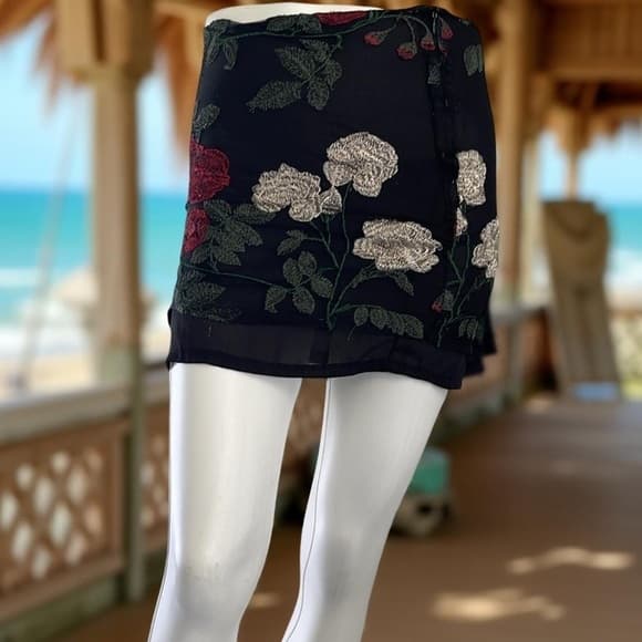 No Brand Floral Embroidered Mini Skirt used - Thumbnail 5