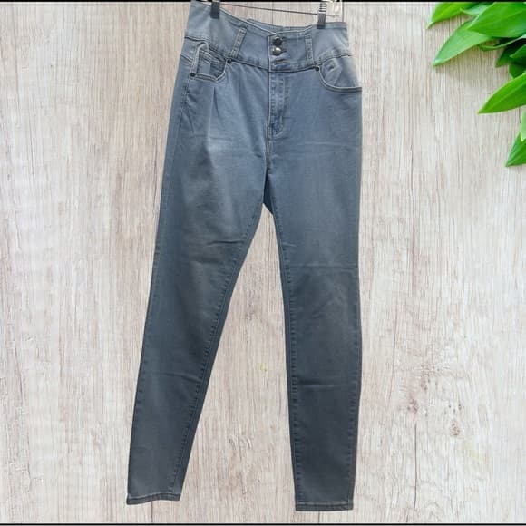T&Y size 11/12 High-Waisted Jeans for Women NWT - Thumbnail 6
