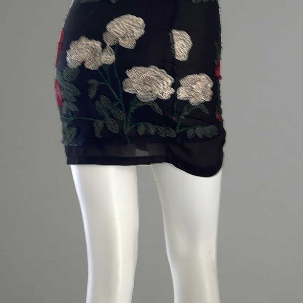 No Brand Floral Embroidered Mini Skirt used - Thumbnail 3