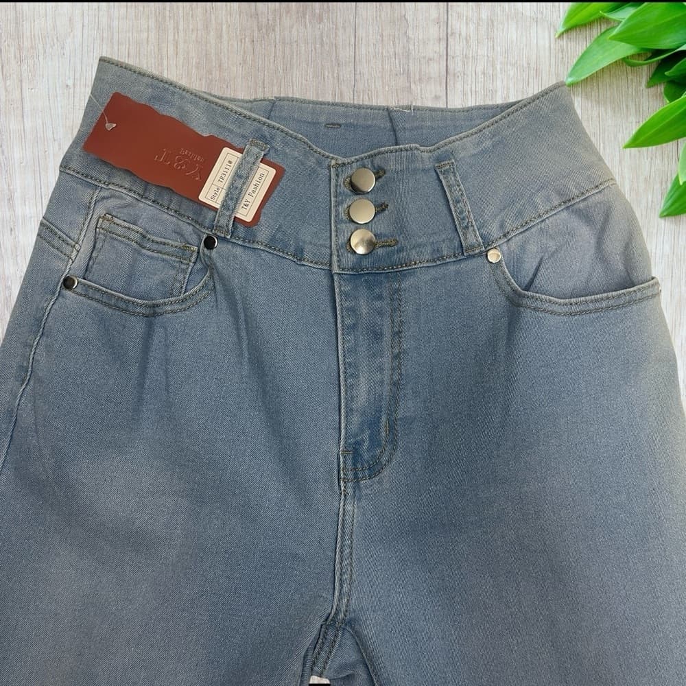 T&Y size 11/12 High-Waisted Jeans for Women NWT - Thumbnail 3