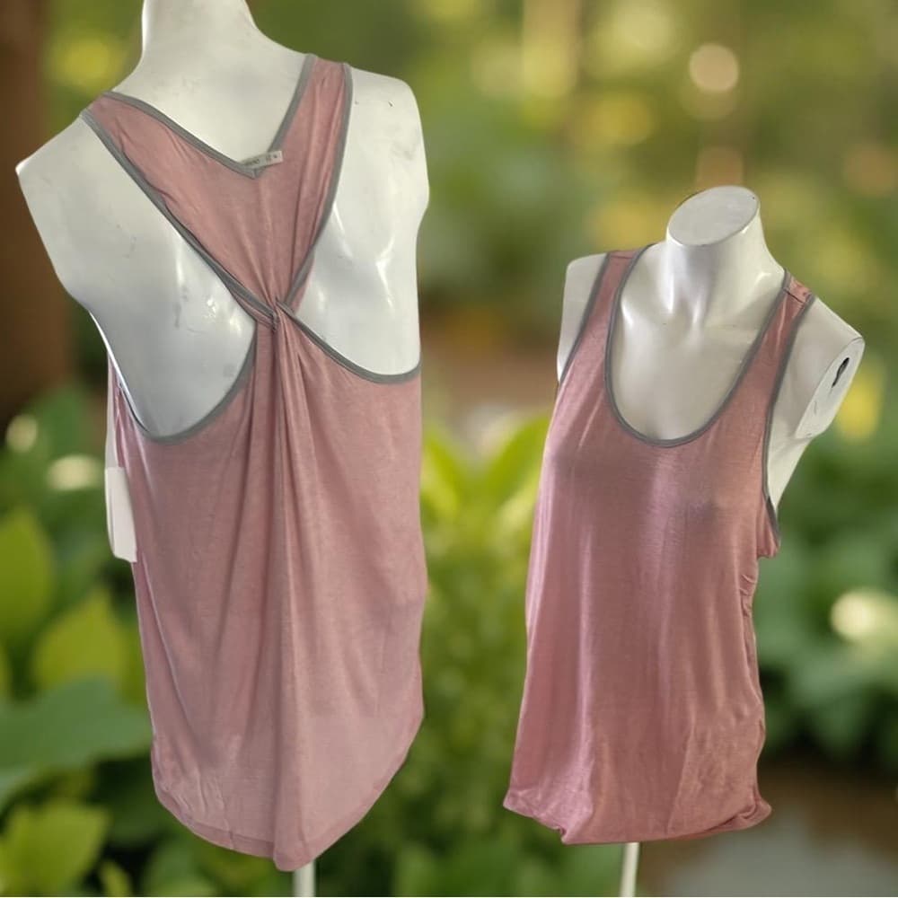 2 Pack Women's Pink light and airy Yoga tank top NWT - Thumbnail 3