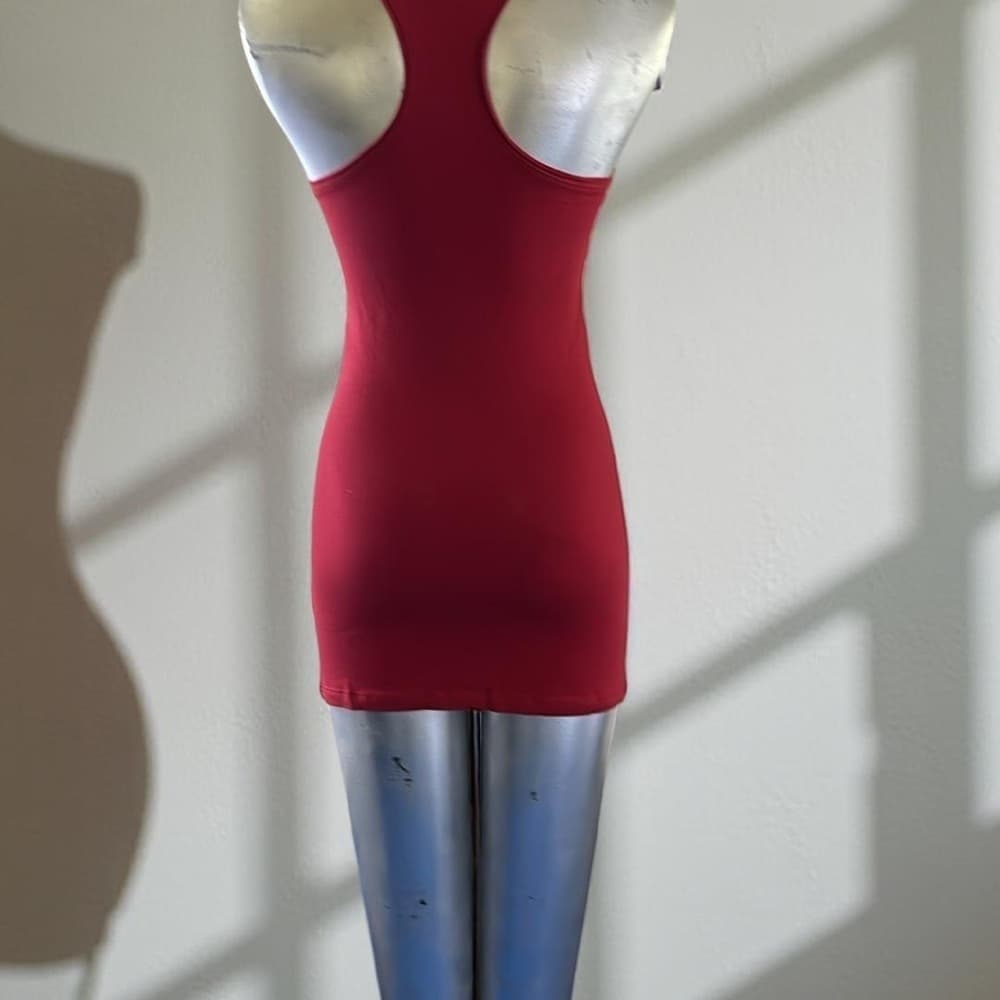 Red Sleeveless Women's Top Size S, M, L - Thumbnail 2
