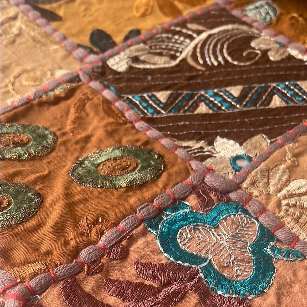 Handmade HD Buttercup Embroidered Patchwork Pillow Cover - Brown 16x16 - Thumbnail 3