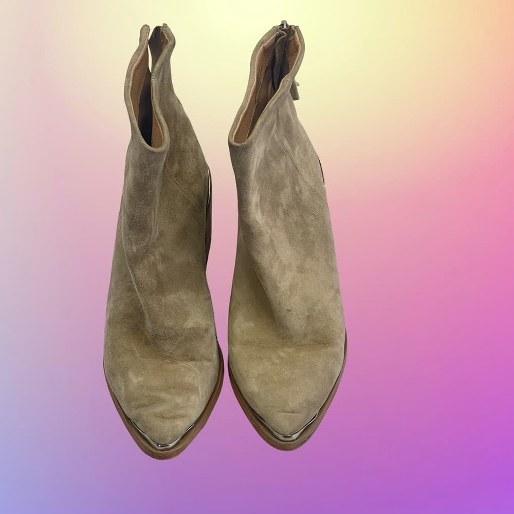 Steve Madden Stylish Tan Ankle Boots with some defect size 7 - Thumbnail 3