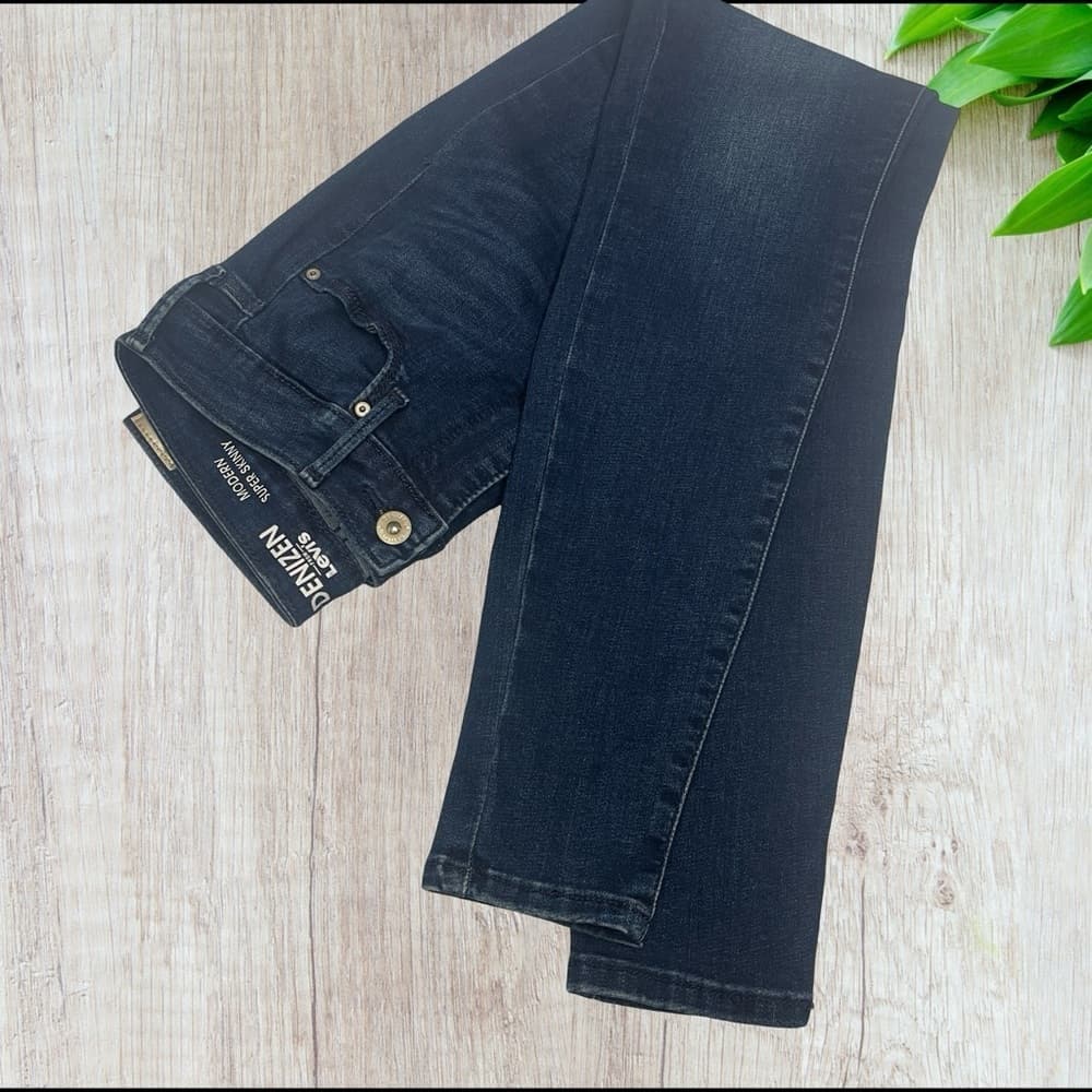 Denizen from Levi's Women's Super Skinny Jeans Size 2 NWOT - Thumbnail 2