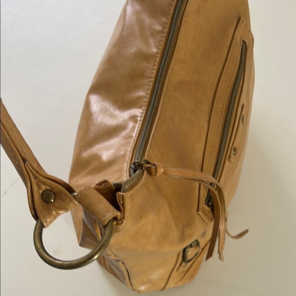 Unbrnded Tan Medium sized Leather Shoulder Bag - Thumbnail 2