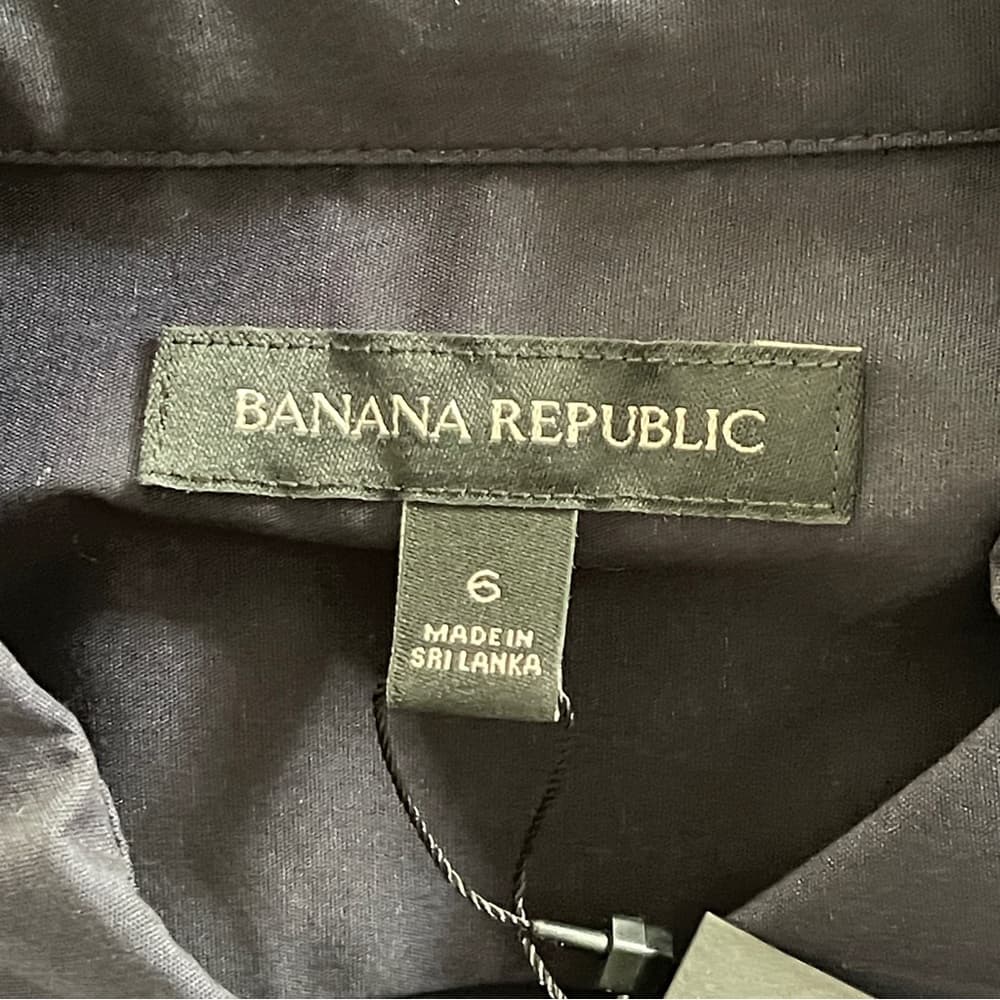 Banana Republic Sleeveless Navy Pintuck Button-Front Blouse NWT - Thumbnail 4