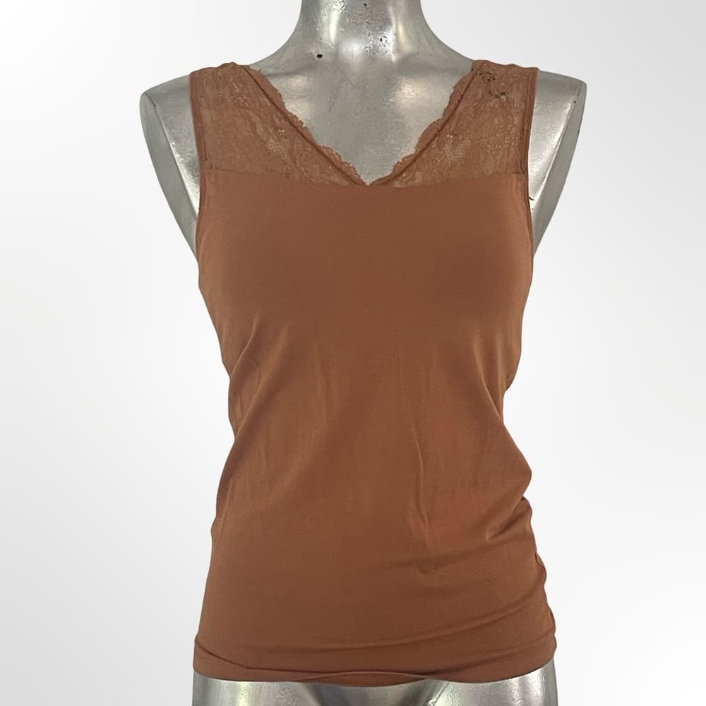 Uniqlo Lace-Trim Tank Top in Rust - Thumbnail 4