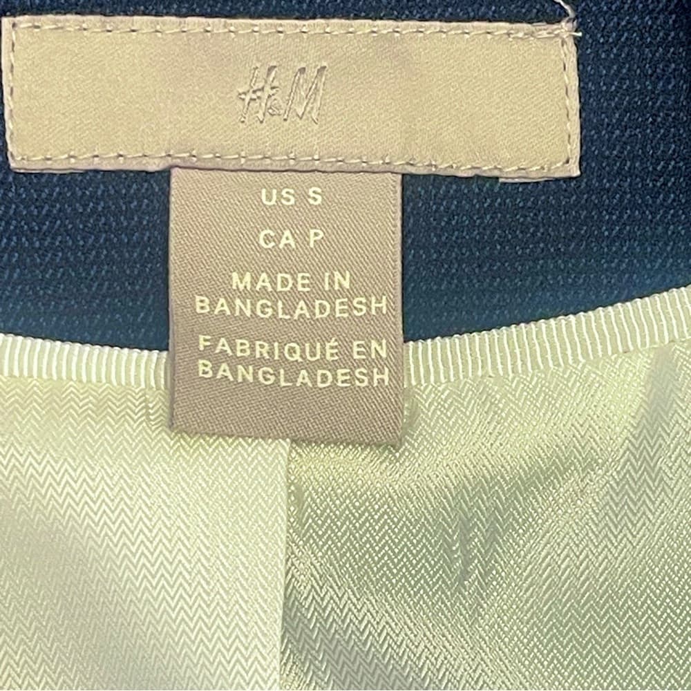 H&M Woman's Navy Blazer NWOT - many sizes available - Thumbnail 3