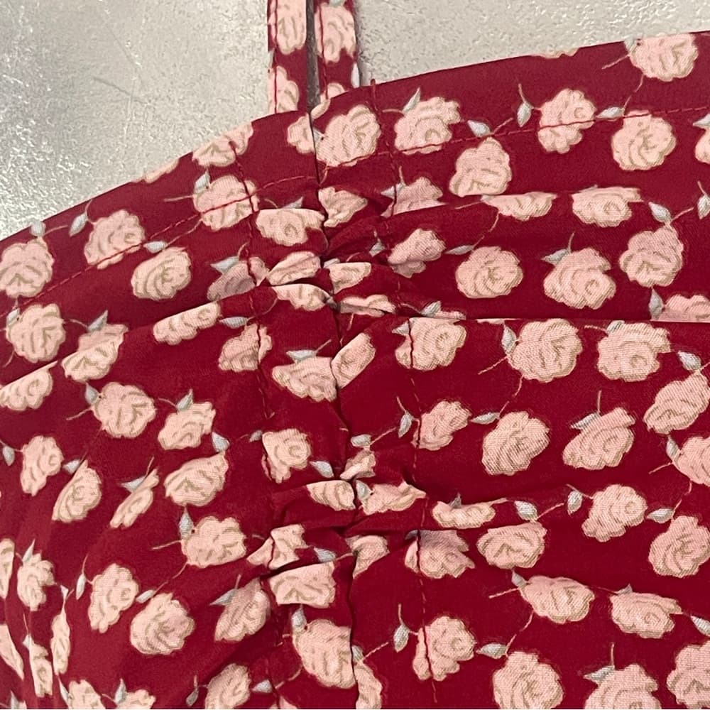 SHEIN Red Halter Crop Top with Cream Floral Dots - Thumbnail 2