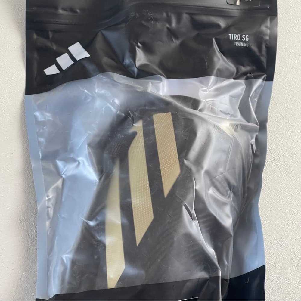 4 Pairs of NWT Adidas Black Shin Guard sets in size S - Thumbnail 7