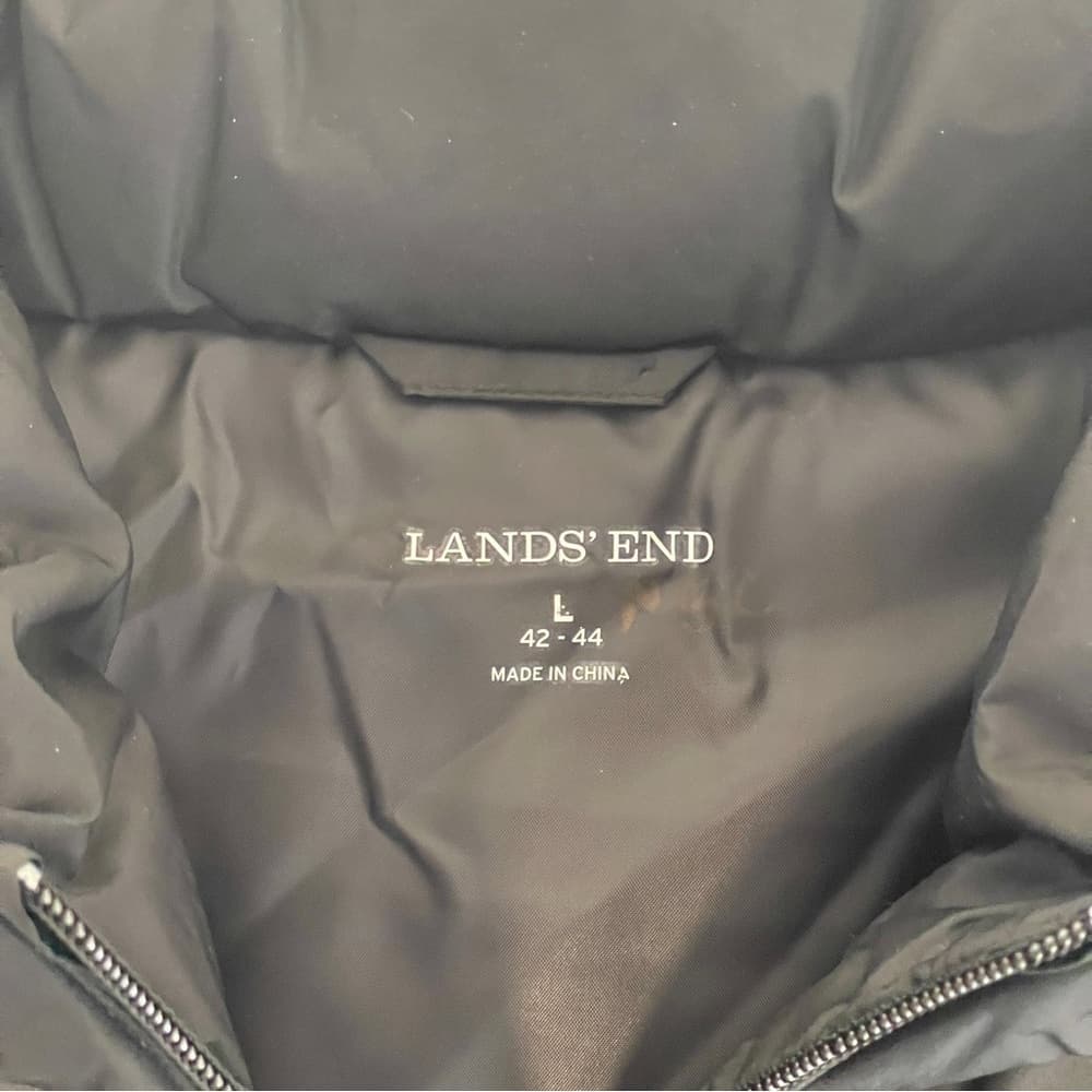Lands' End Men's Black Puffer Vest in size L - Thumbnail 3
