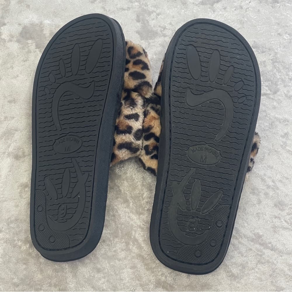 Unbranded Leopard Print Fuzzy Slippers M - Thumbnail 3