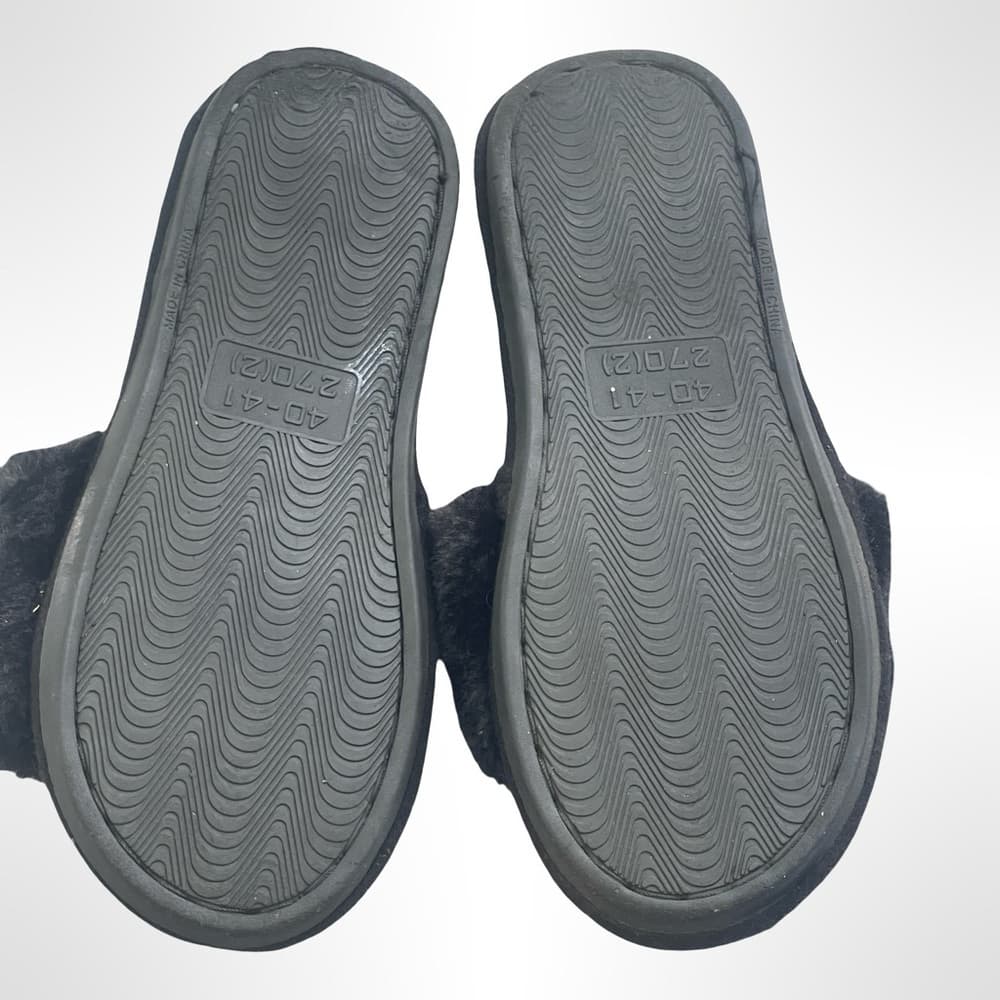 Black Slippers with Red Heart Accents size 40-41 - Thumbnail 3