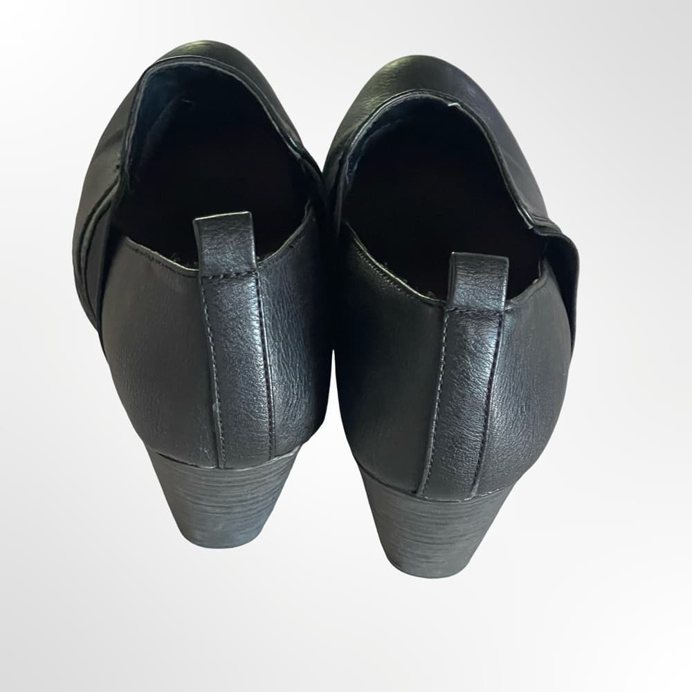 Croft & Barrow Leather Slip-On Heel Shoes in size 9 - Thumbnail 3
