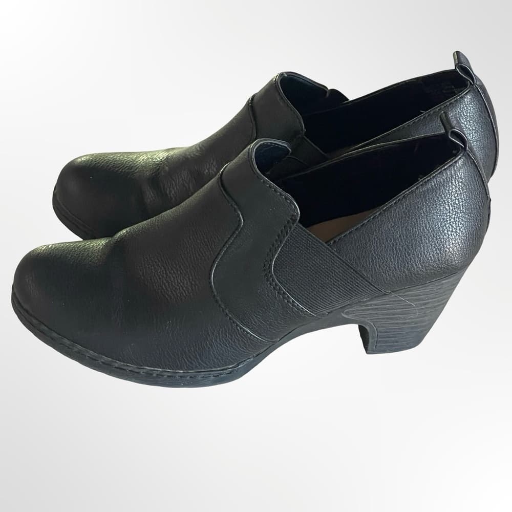 Croft & Barrow Leather Slip-On Heel Shoes in size 9 - Thumbnail 2