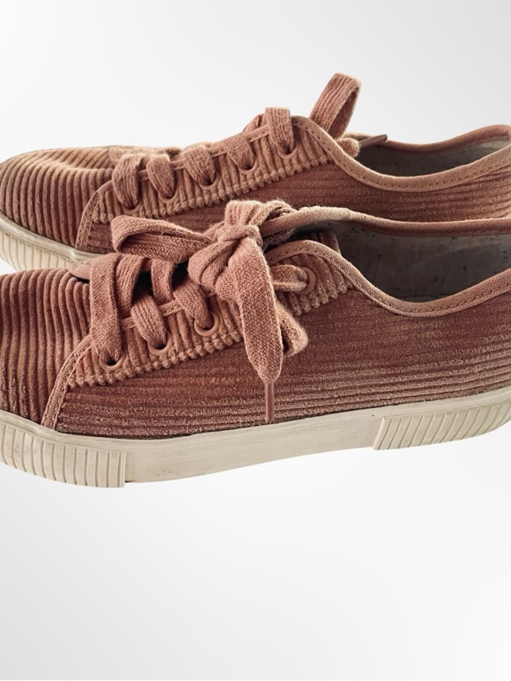 Cat & Jack Corduroy Lace-Up Sneakers in Dusty Pink size 3 - Thumbnail 2