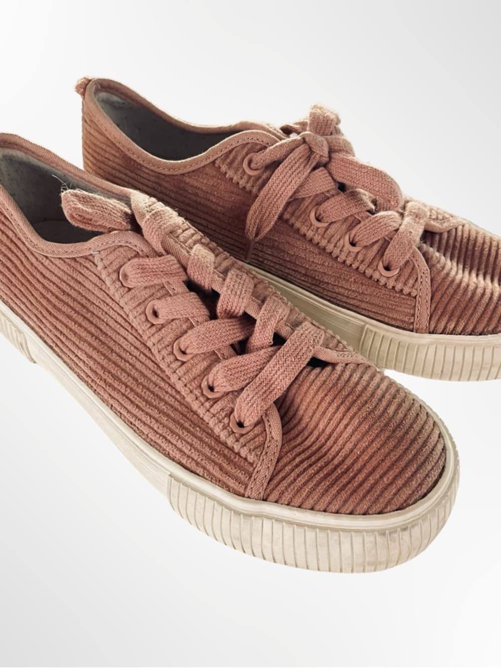 Cat & Jack Corduroy Lace-Up Sneakers in Dusty Pink size 3 - Thumbnail 7