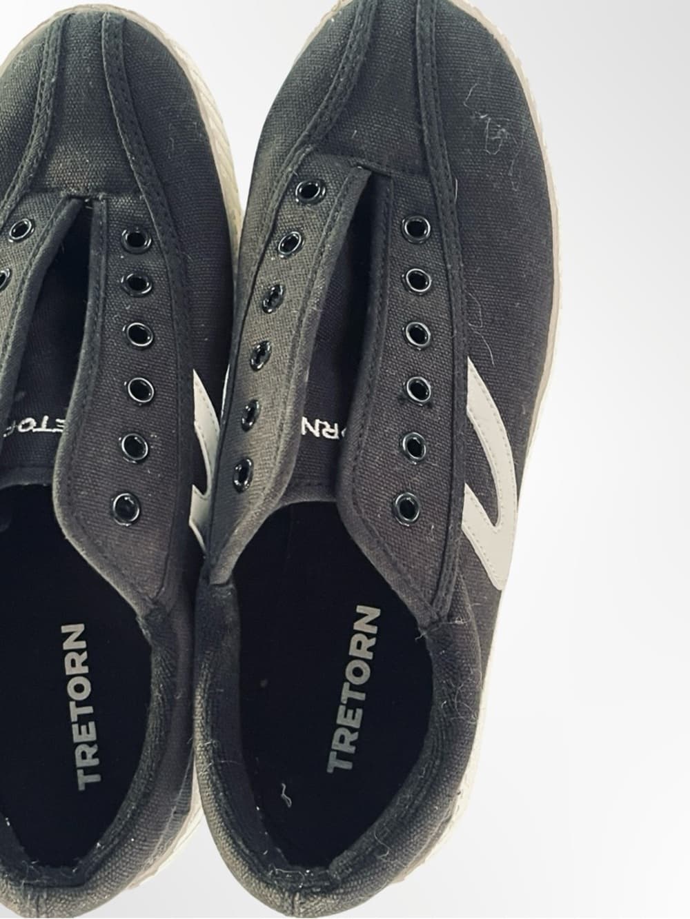 Tretorn Black Canvas Slip-On Sneakers w. White Side Chevron - Thumbnail 7
