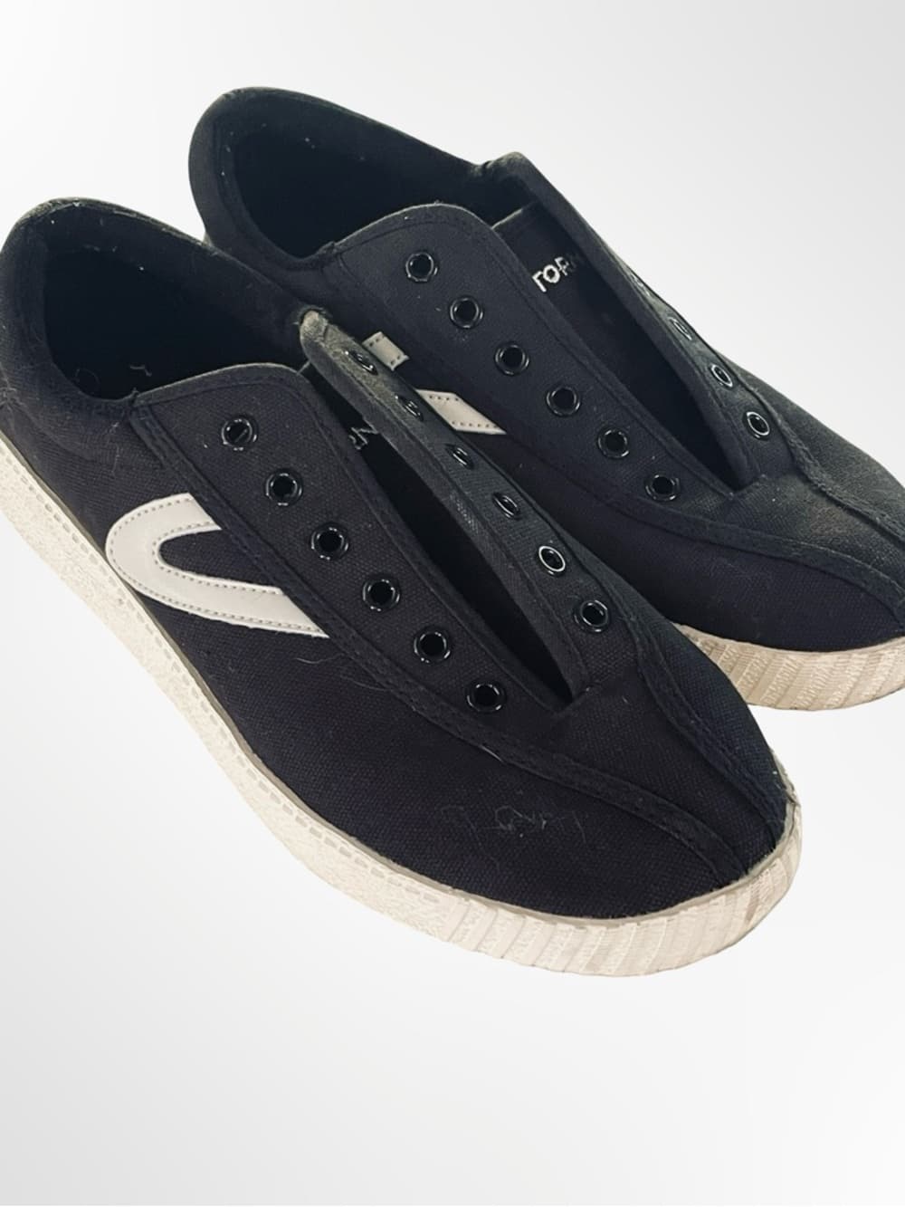 Tretorn Black Canvas Slip-On Sneakers w. White Side Chevron - Thumbnail 8