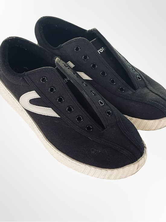 Tretorn Black Canvas Slip-On Sneakers w. White Side Chevron - Thumbnail 9