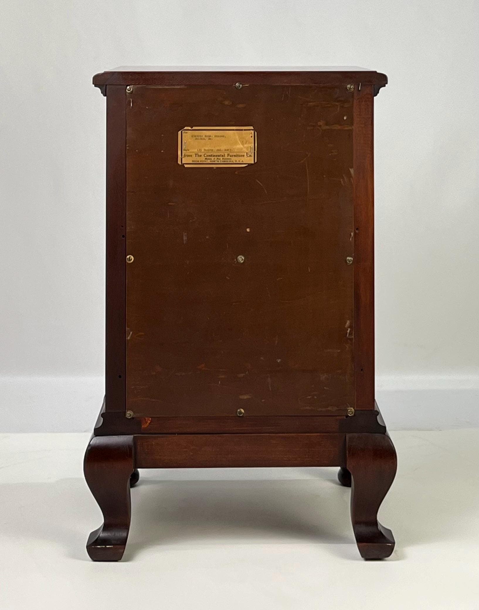 Vintage Continental Furniture Co. Queen Anne Style Mahogany 4-Drawer Bedside Chest - Thumbnail 11