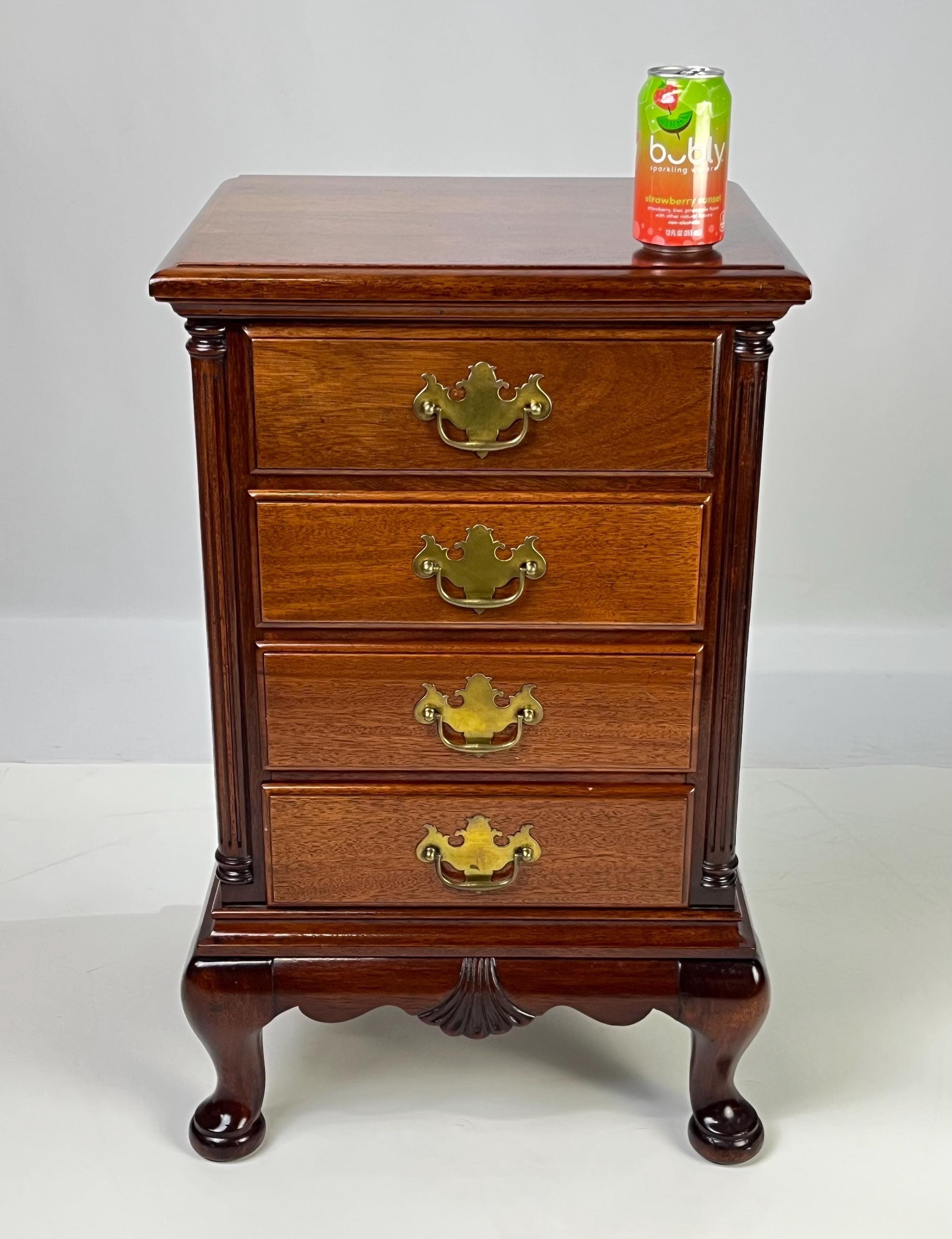 Vintage Continental Furniture Co. Queen Anne Style Mahogany 4-Drawer Bedside Chest - Thumbnail 17