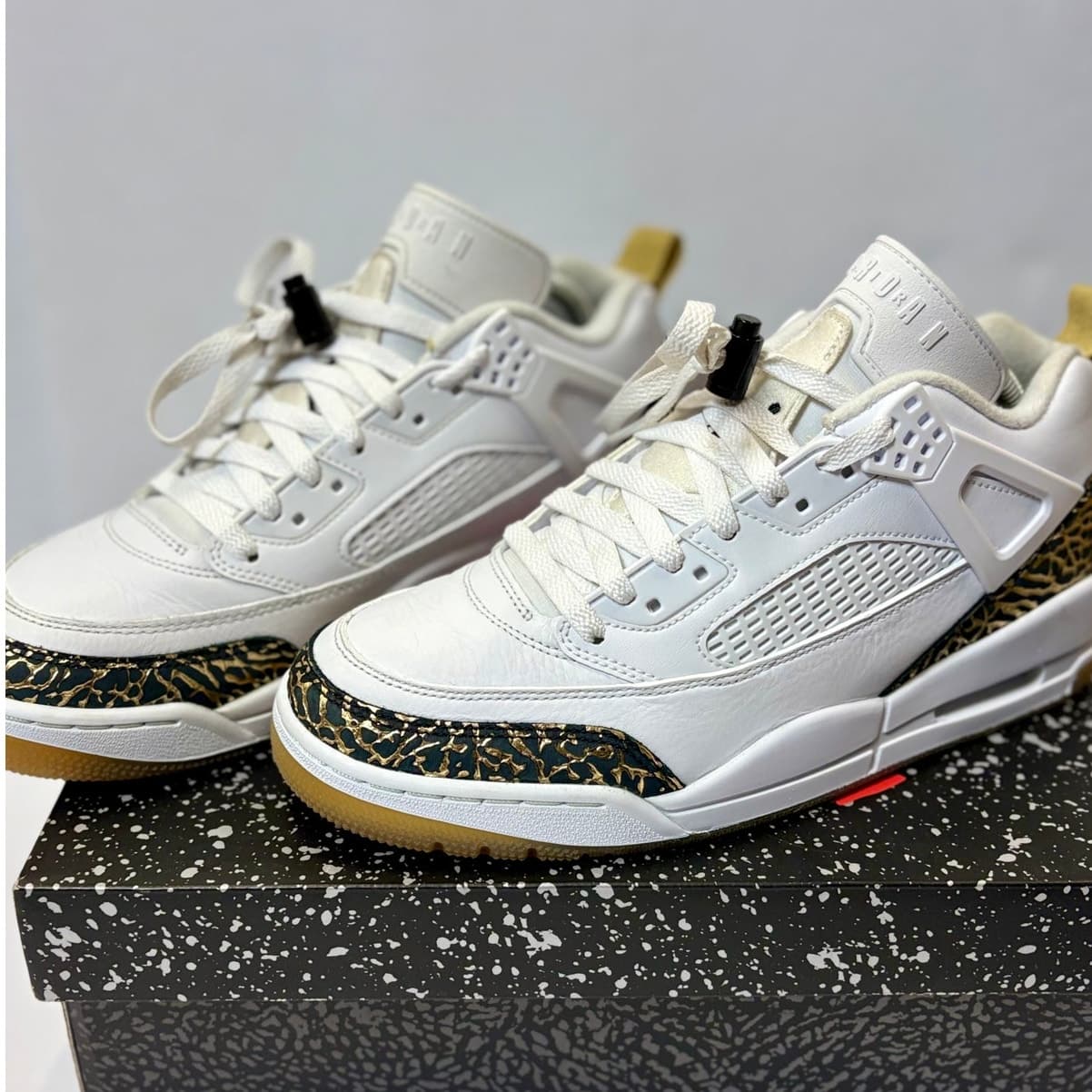 Nike Jordan Spizike Low White Gold Black Elephant Print Mens Size 10 With Box - Thumbnail 4